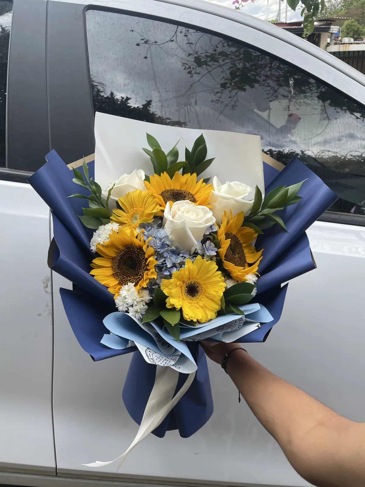 Arreglo de girasoles y gerberas - imagen 1