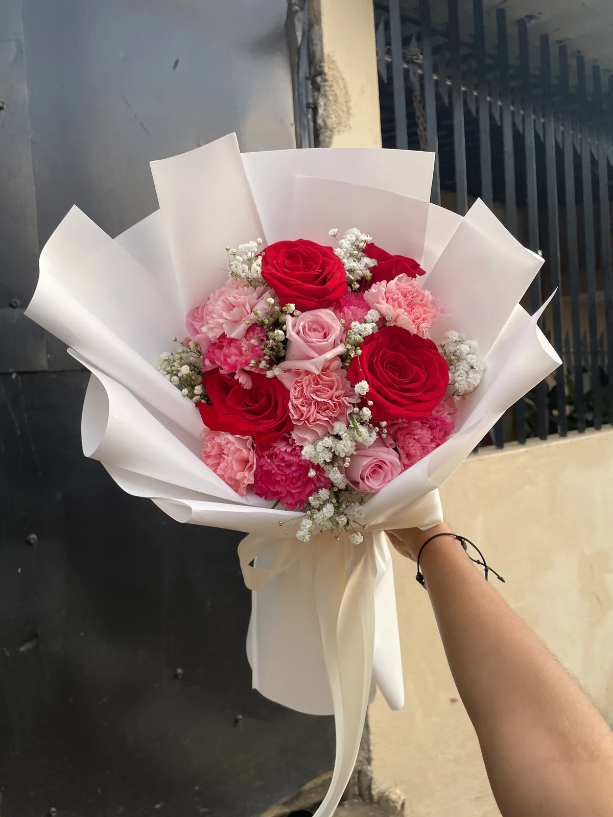 Rosas con claveles - imagen 1