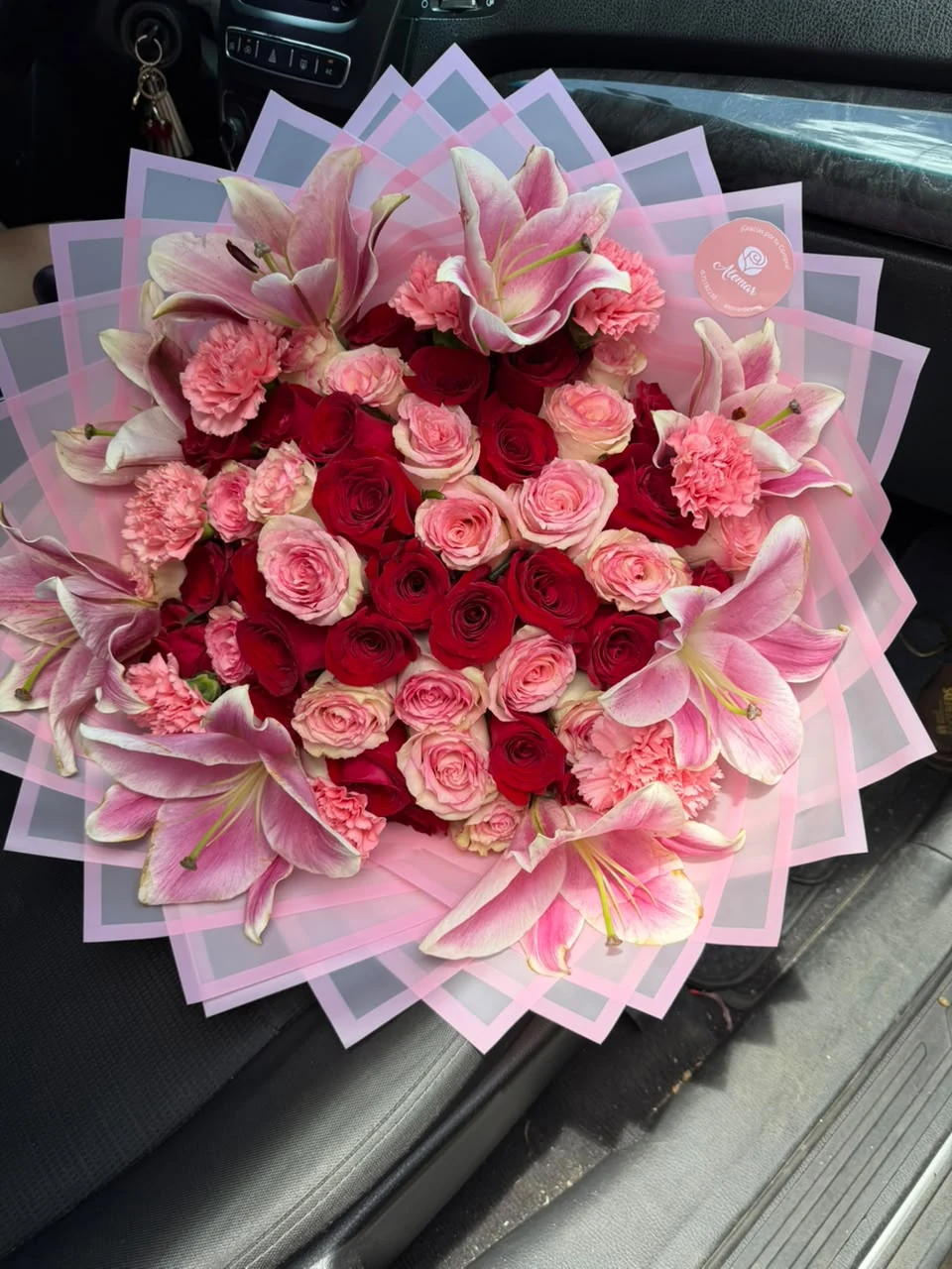 Ramo buchón de 50 rosas Alemar