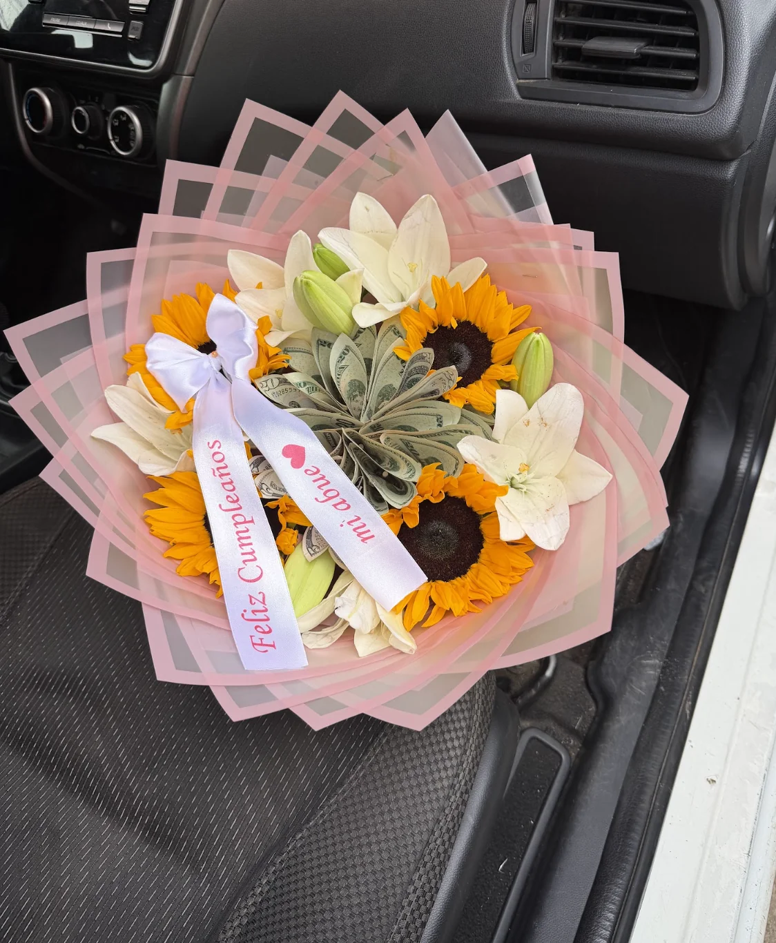 Ramo de dinero y girasoles - imagen 1